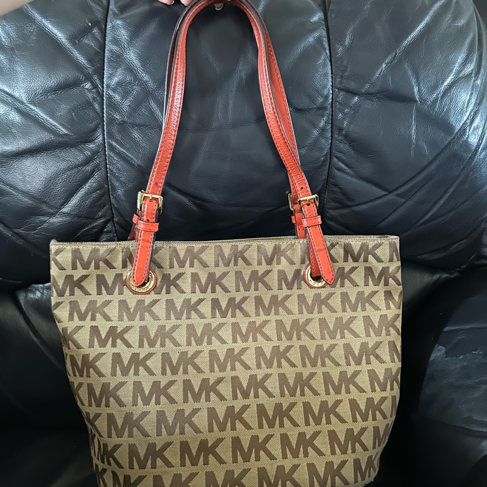 Micheal Kors Purse